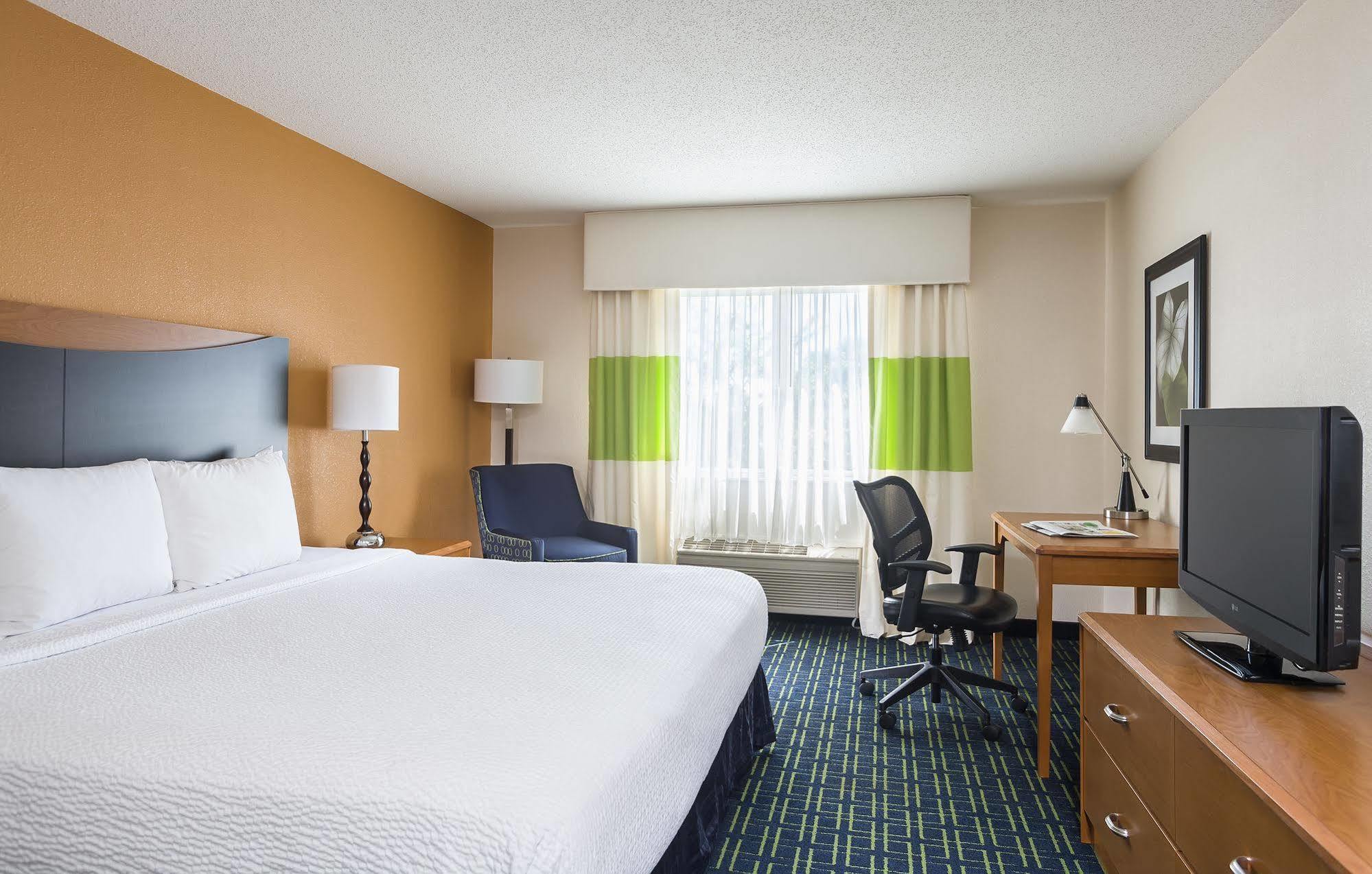 Fairfield Inn & Suites Grand Rapids Exterior photo
